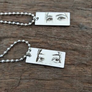 Customized Eye Sketch Necklace – Personalized Engraved Portrait Pendant Jewelry