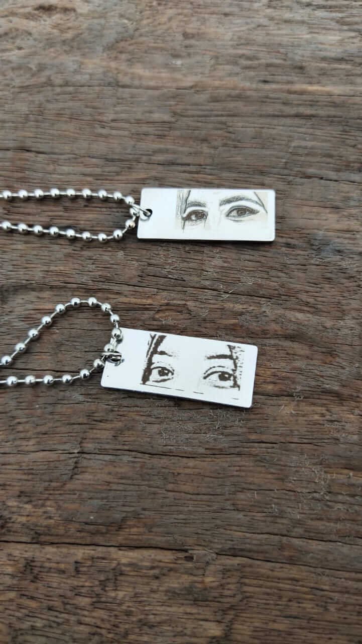 Customized Eye Sketch Necklace – Personalized Engraved Portrait Pendant Jewelry
